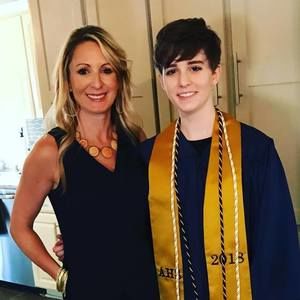 Meet your Posher, Adina